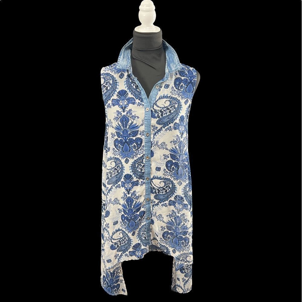 Merchant blue and white sleeveless top